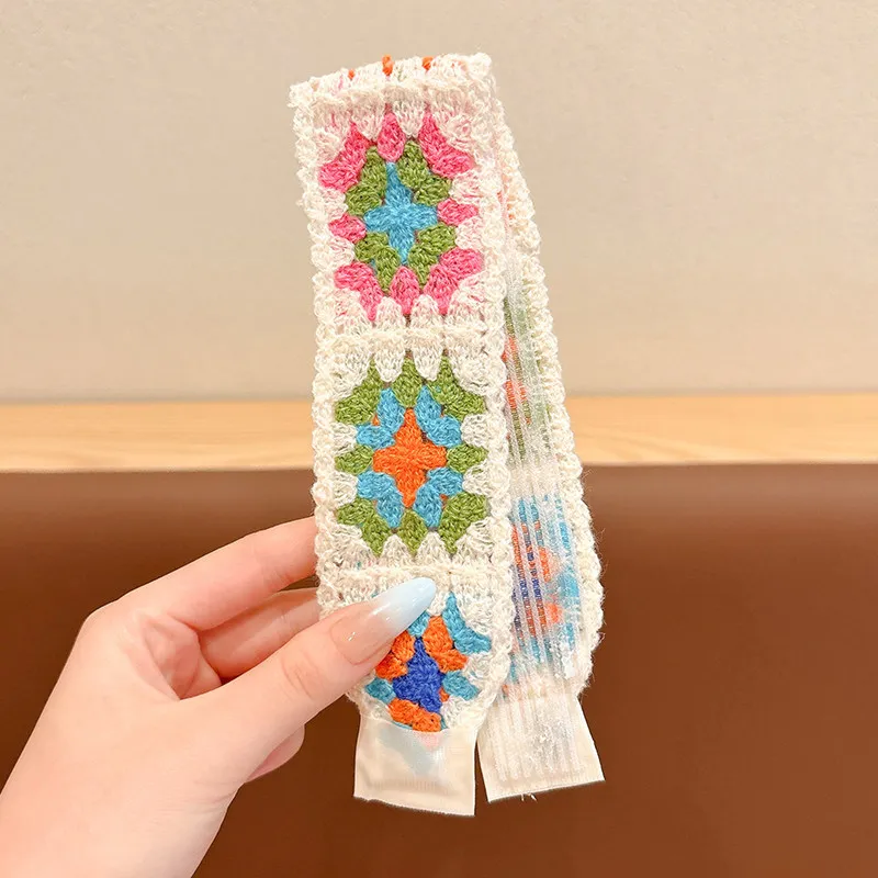 Diadema floral de punto para niña – Suave sujeción pastoral - imagen 3