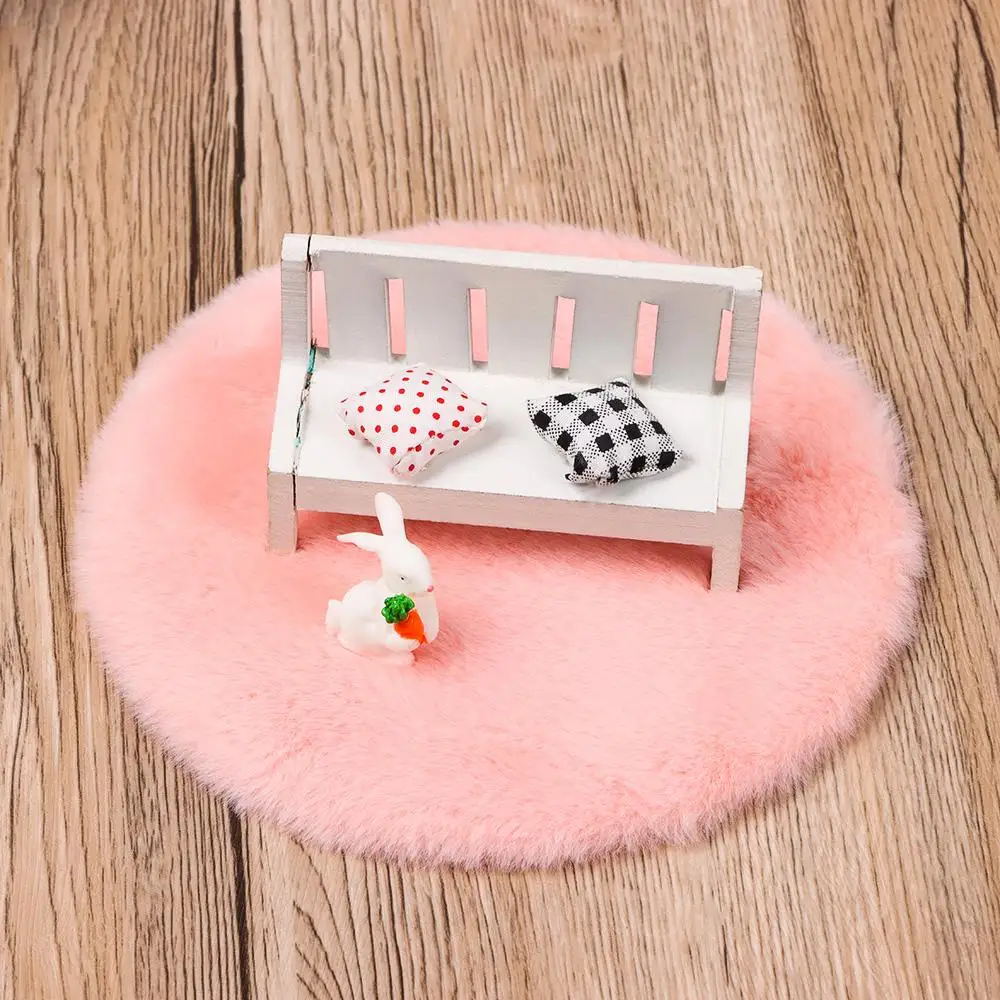 Alfombra de felpa para casa de muñecas – pelo suave - imagen 2