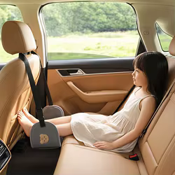 Reposapiés ajustable acolchado para asiento de coche infantil