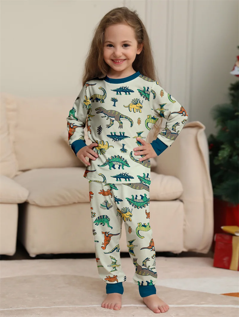 Conjunto de familia con estilo navideño