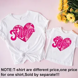 Ropa familiar de San Valentín con estampado mini mamá a juego