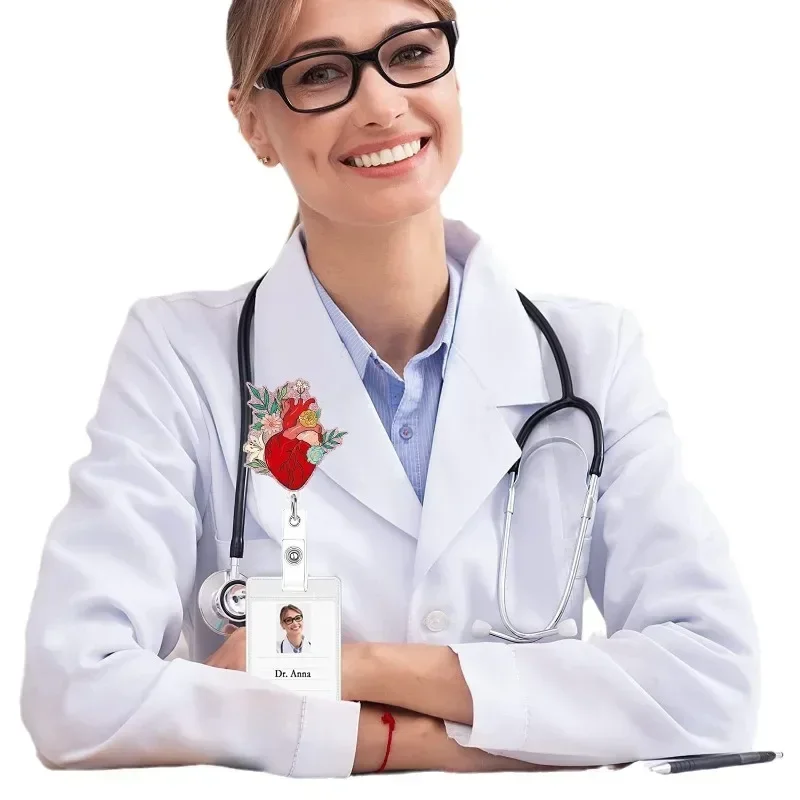 Porta-insignias retráctil con clip de cocodrilo - Forma corazón médica - imagen 5