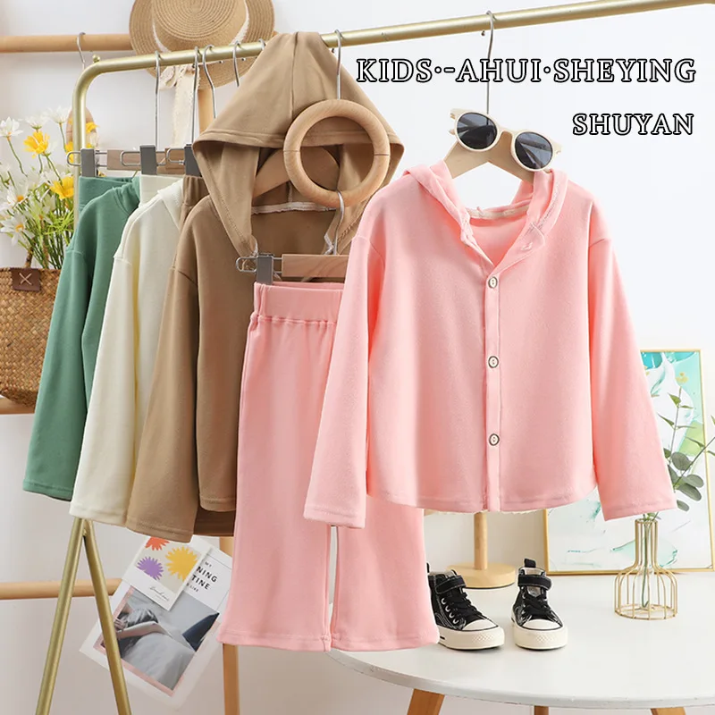 Conjunto infantil con capucha y pantalón acampanado - imagen 4