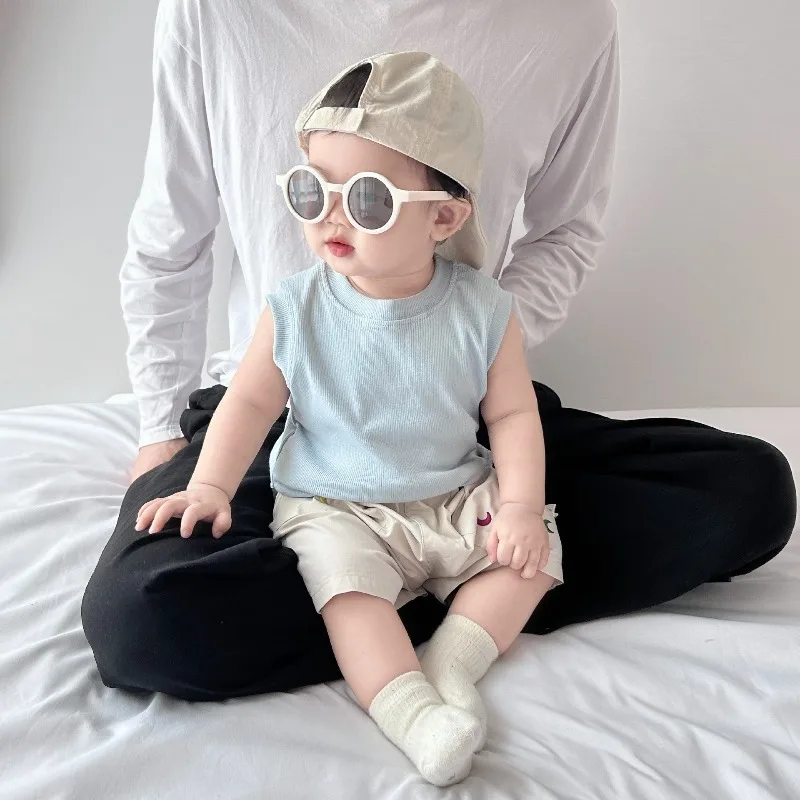 Conjunto de bebé sin mangas transpirable con pantalón corto - imagen 2