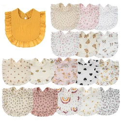 Babero bebe estilo coreano con flores y volantes - pano absorbente