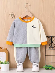 Conjunto de bebé niño con capucha patchwork casual de otoño
