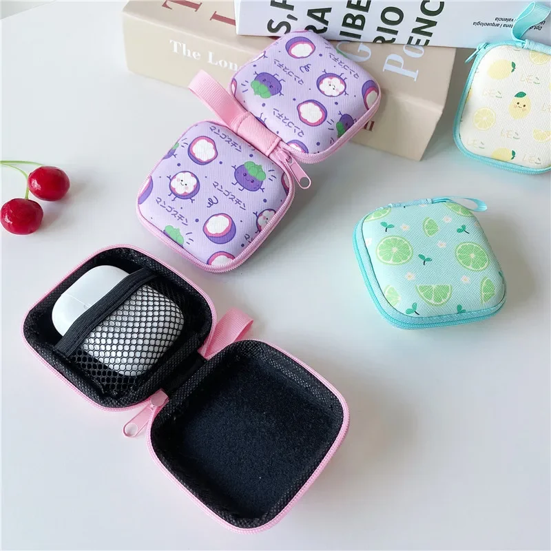 Funda rígida con cremallera para auriculares y cables USB - imagen 5