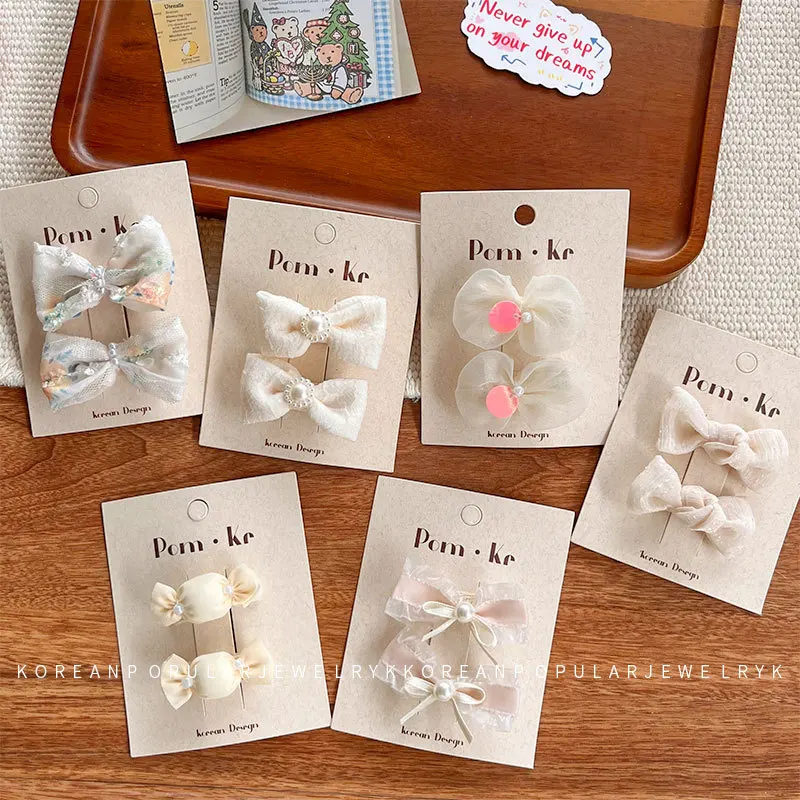 Pinzas para el pelo bebé con lazo de encaje y perlas - imagen 2