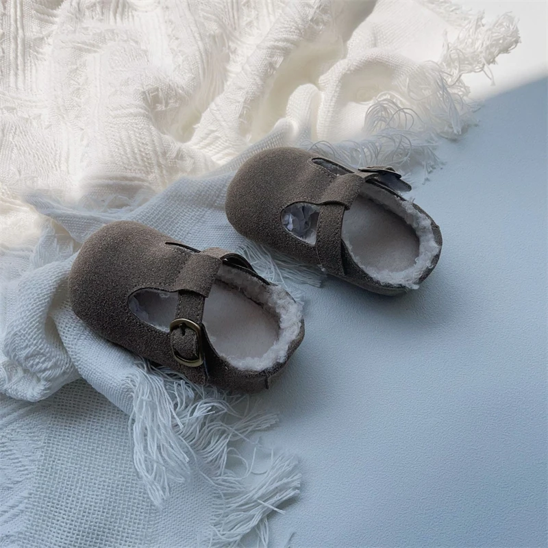 Zapatos de bebé para primeros pasos de felpa cálida, suela blanda