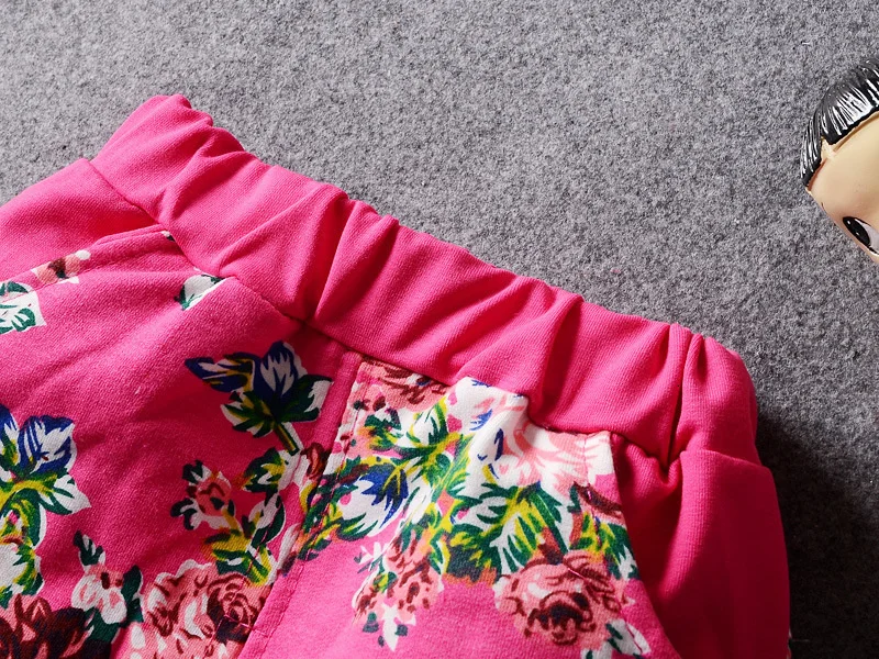 Conjunto informal para niños pequeños