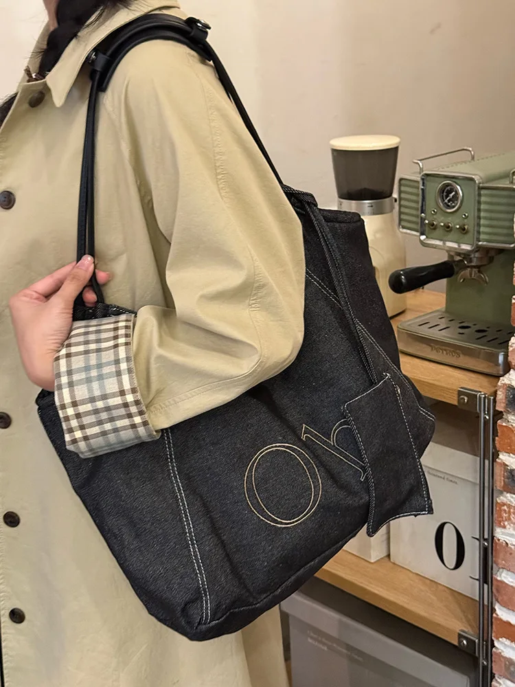 Bolso en un entorno cotidiano