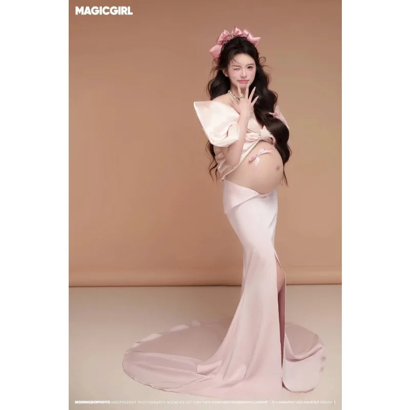 Vestido de maternidad elegante para sesión de fotos en estudio - imagen 4