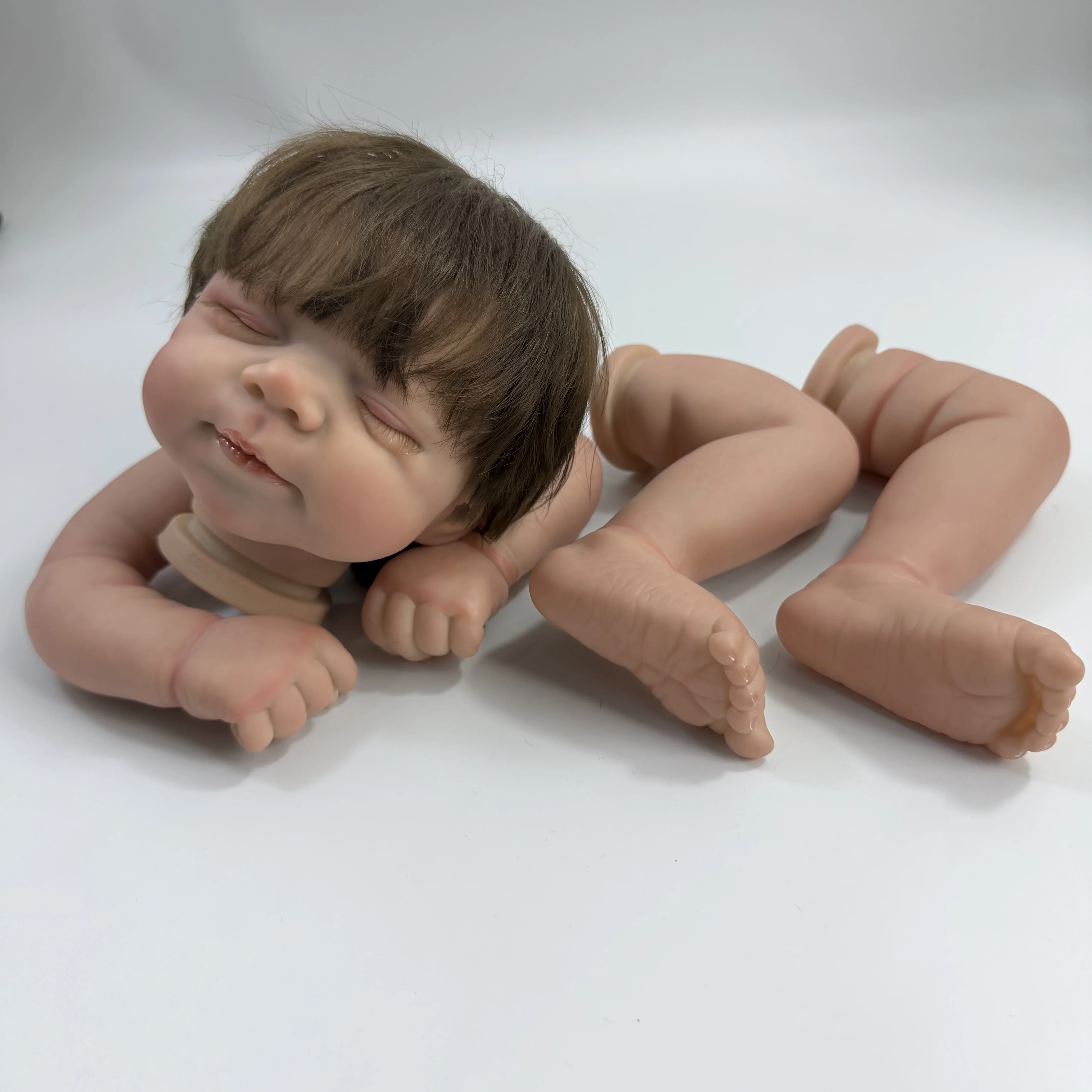 Muñeco realista de vinilo con cabello en molde artesanal Pascale - imagen 3