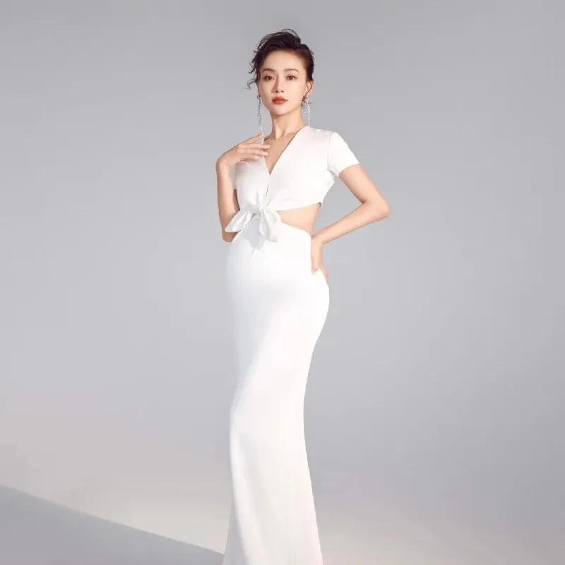 Vestido premamá largo blanco elegante para bodas y fotos de maternidad