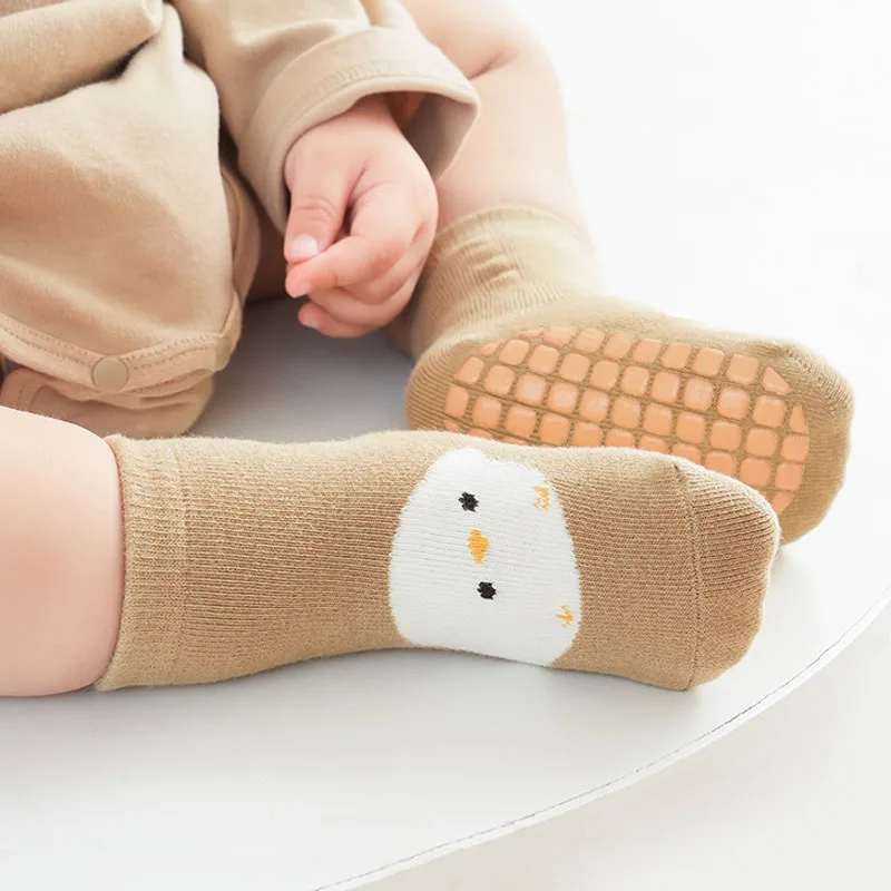 Calcetines antideslizantes para bebés con dibujos de zorro y oso - imagen 3