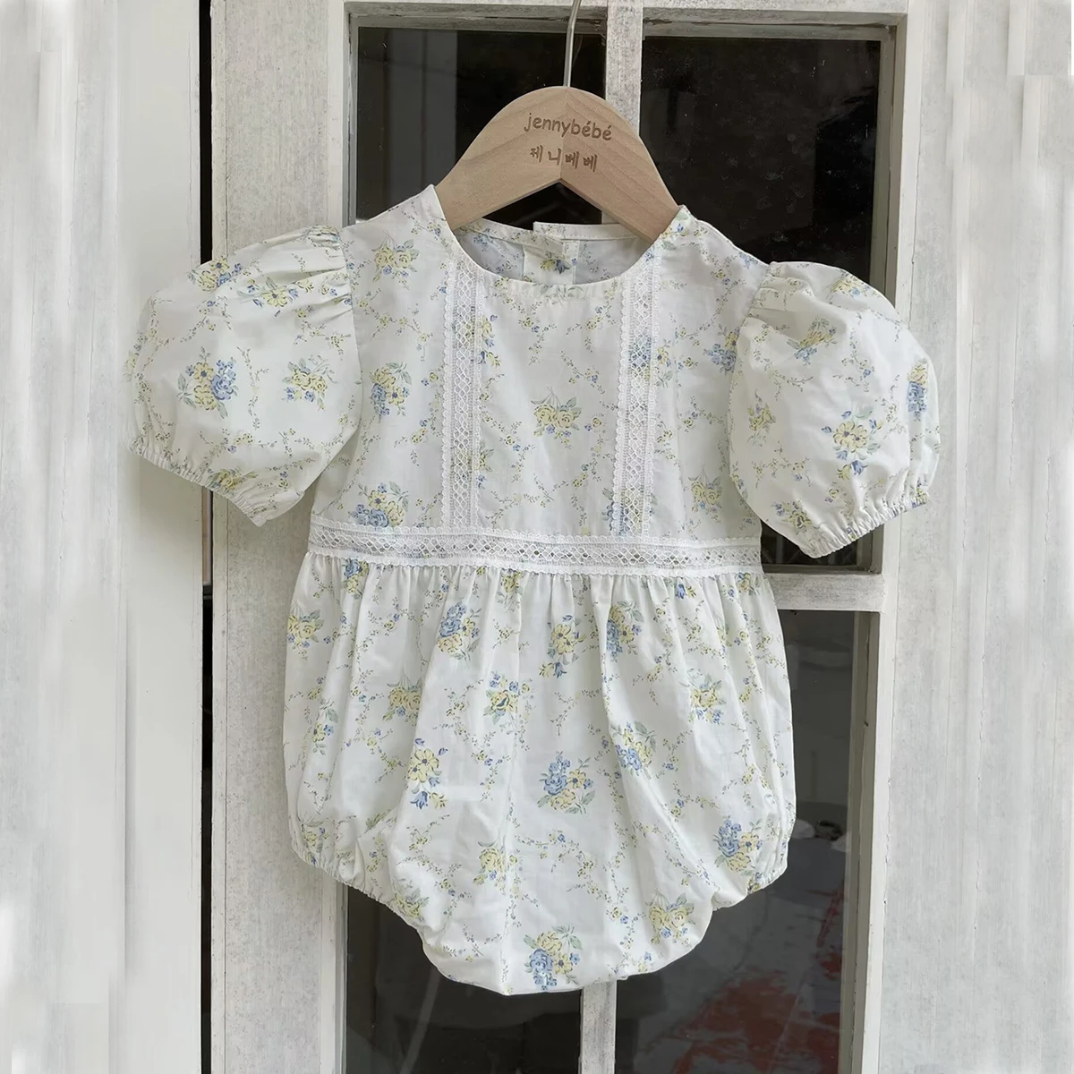 Pelele de bebé de encaje floral con volantes para verano - imagen 2