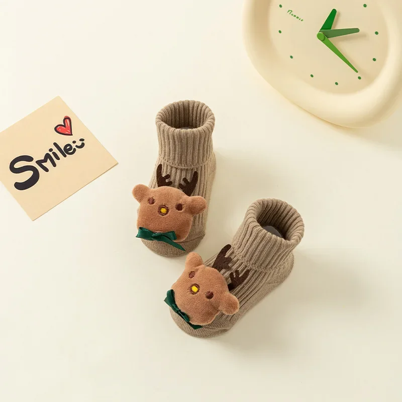 Calcetines antideslizantes con diseño 3D para bebé suave y cómodo - imagen 3