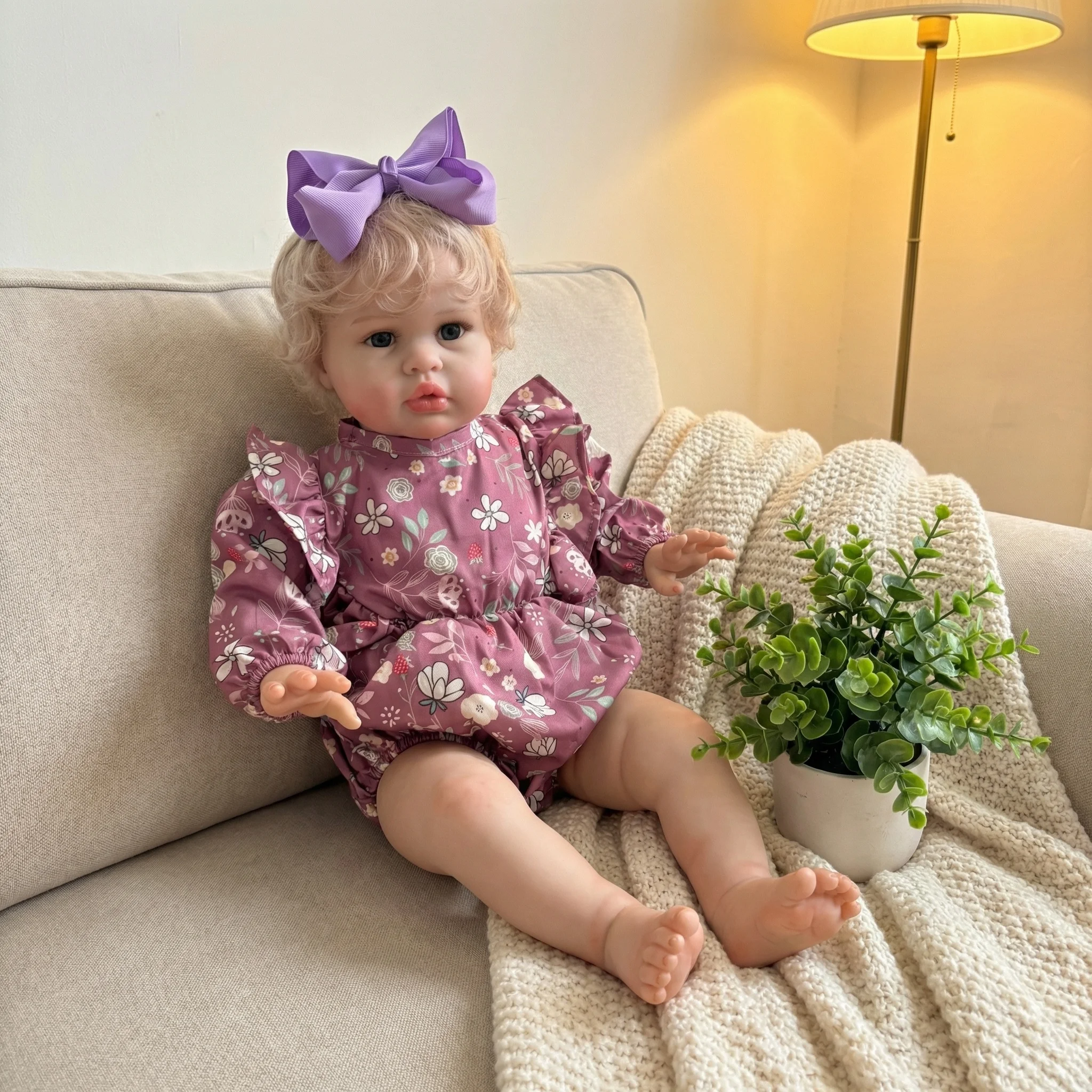 Muñeca bebé reborn Ellie realista al tacto suave con pintura - imagen 5