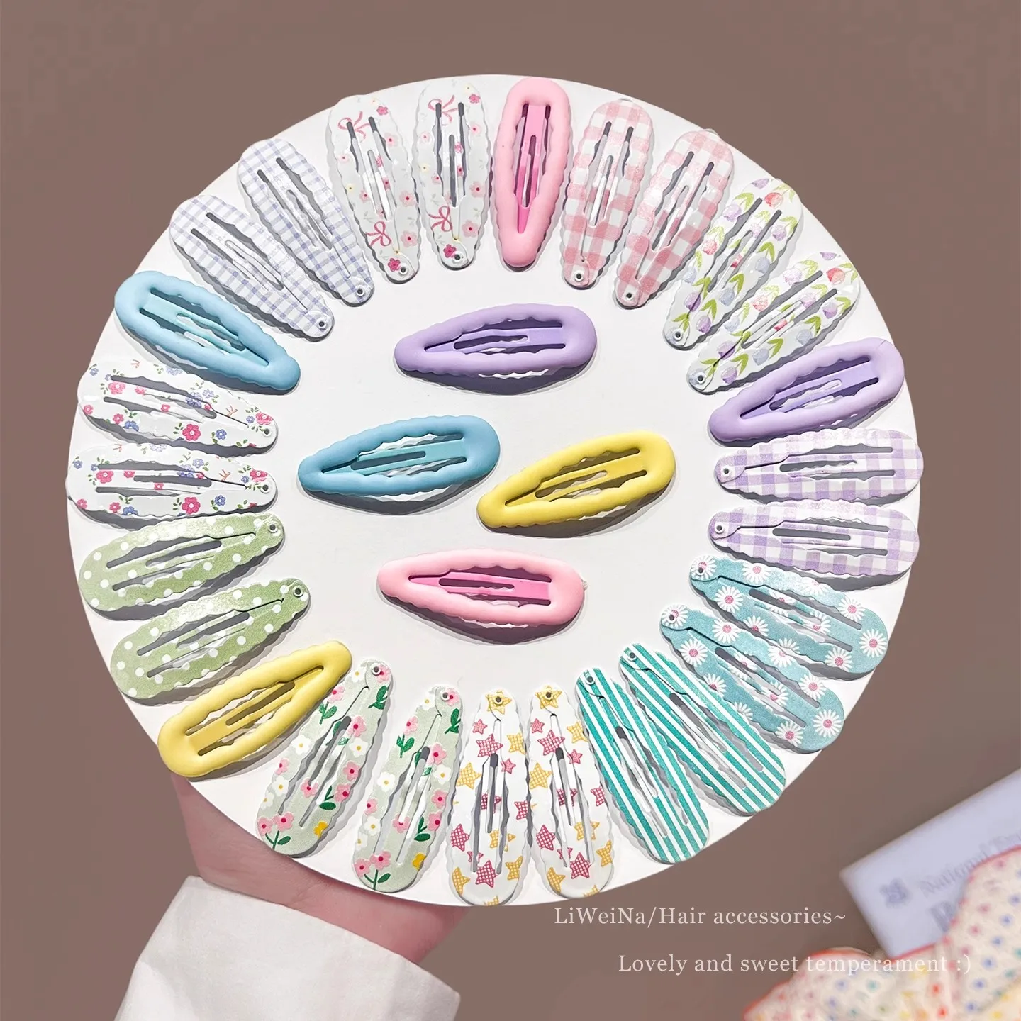 Clips para el pelo de niña con estampado floral y flequillo - imagen 2