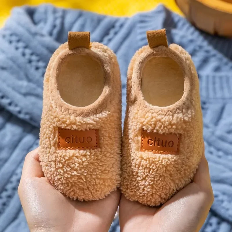 Zapatillas de bebé con suela antideslizante y forro polar - imagen 3