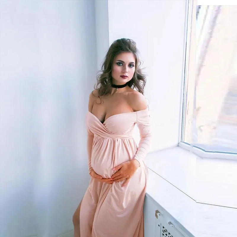 Vestido de maternidad en rosa claro