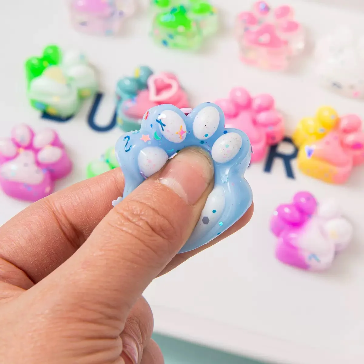 Mini garras de gato de peluche para relleno de Halloween - imagen 2