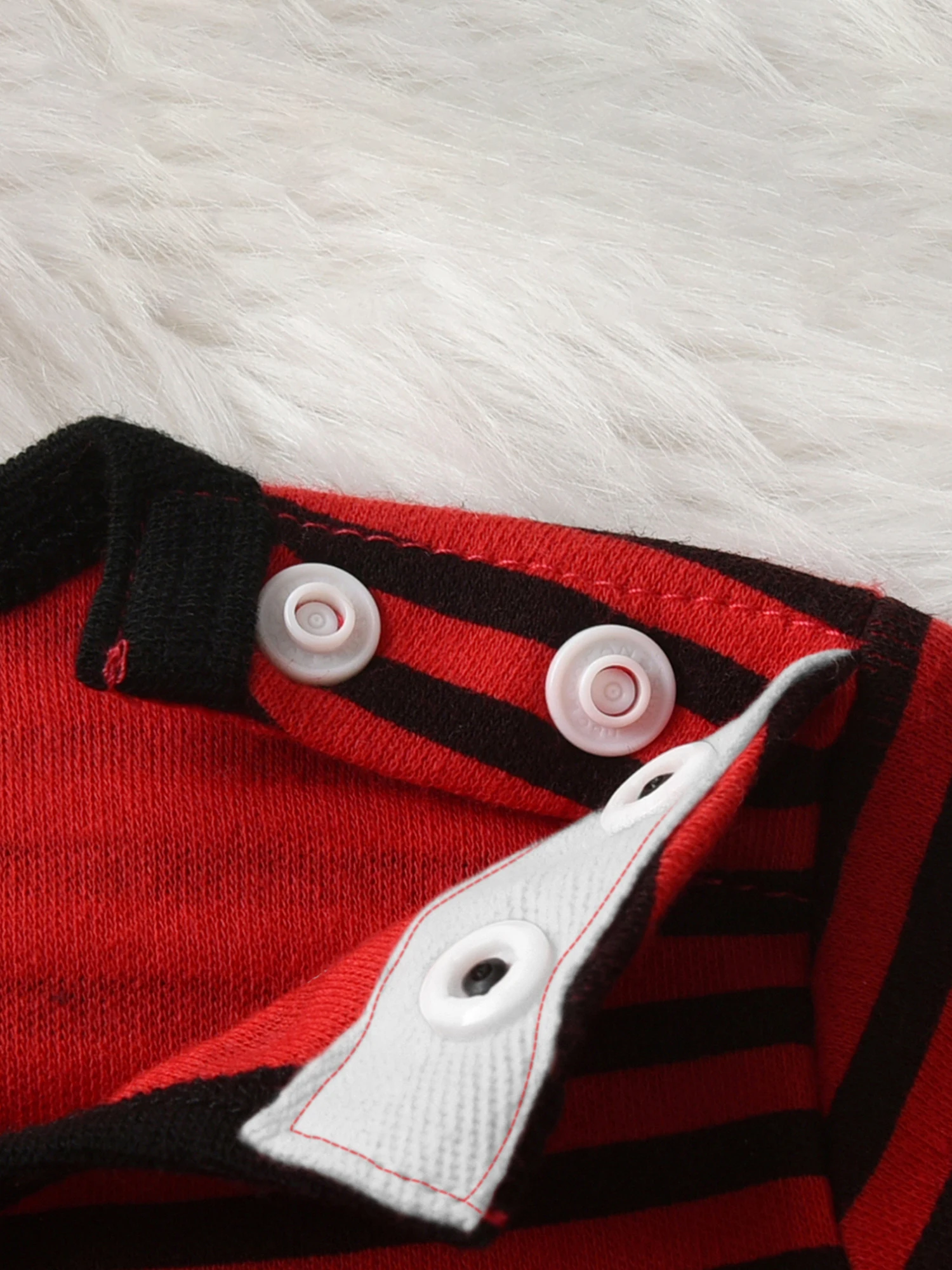 Detalle de la prenda para bebé