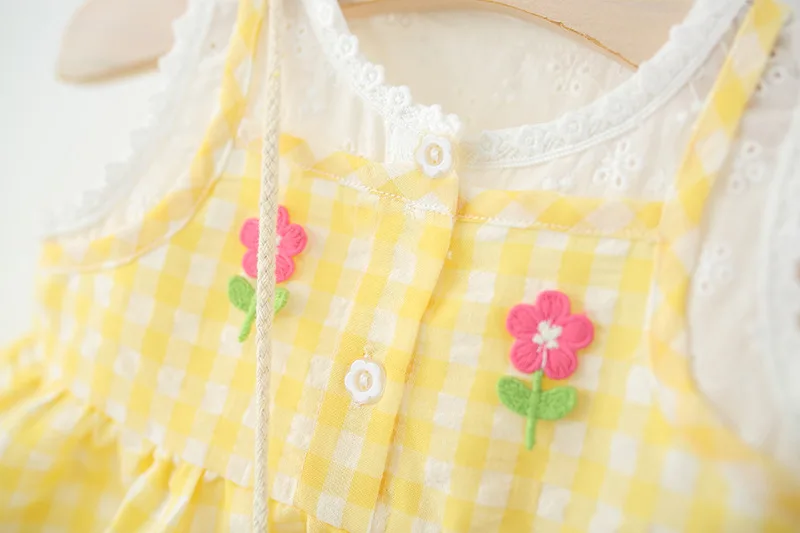 Detalle del estampado del vestido infantil coreano