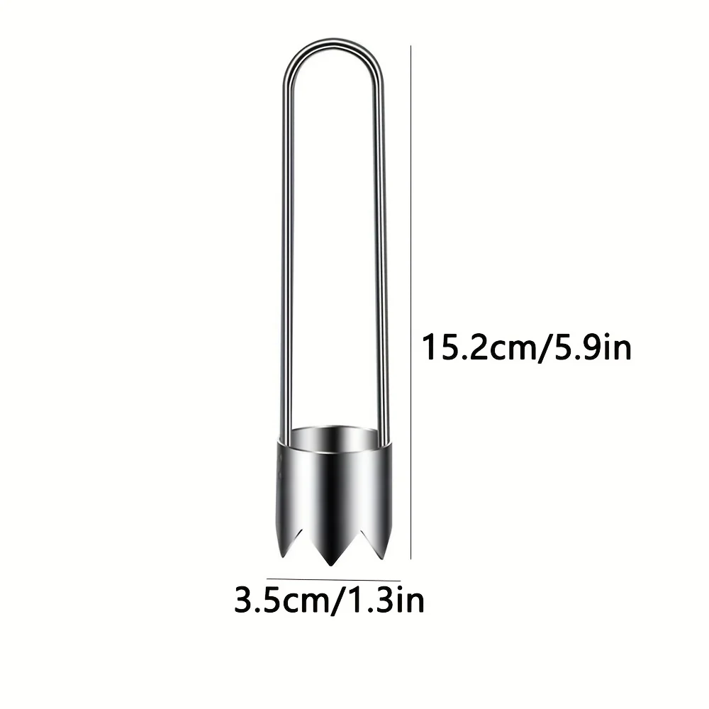 Corer siendo enjuagado bajo el grifo de la cocina