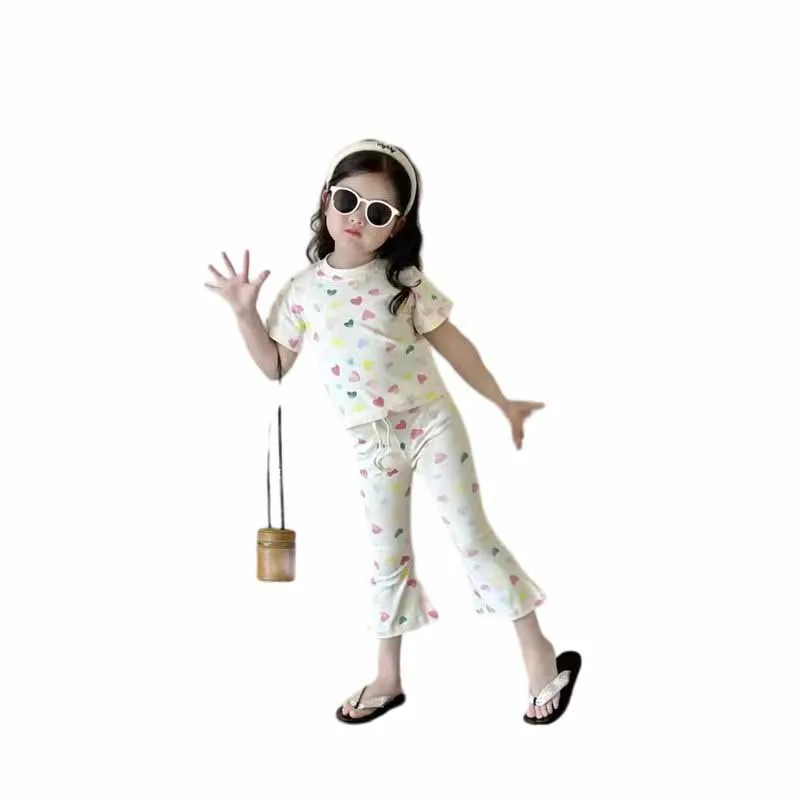 Conjunto niña de verano con corazón: camiseta y pantalón corto - imagen 5