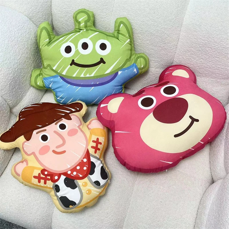 Peluche Buzz Lightyear en detalle