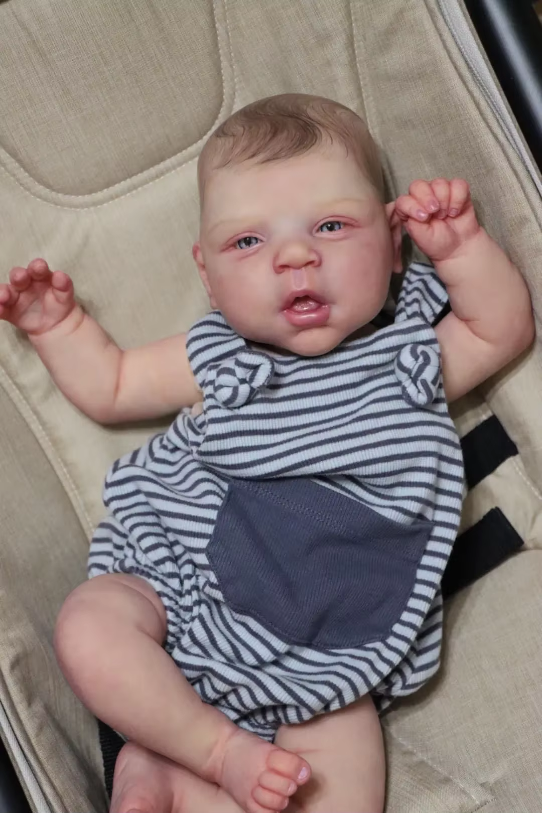 Muñeca Reborn NPK Estella de 19 pulgadas con cuerpo suave y acabado realista