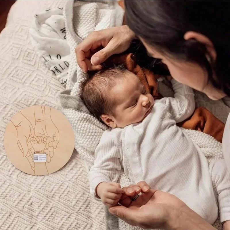Pulsera recuerdo grabado para bebé – Regalo personalizado mamá y papá - imagen 2