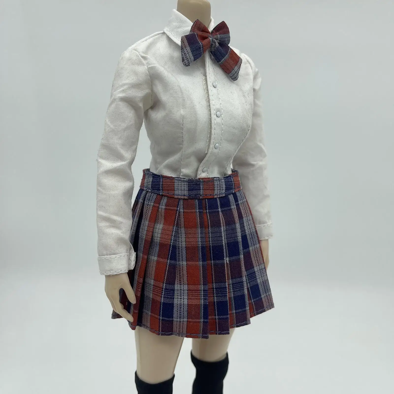 Ropa de muñeca falda corta artesanal para figuras femeninas - imagen 2