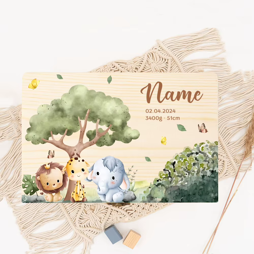Caja de recuerdos personalizada junto a accesorios de bebé