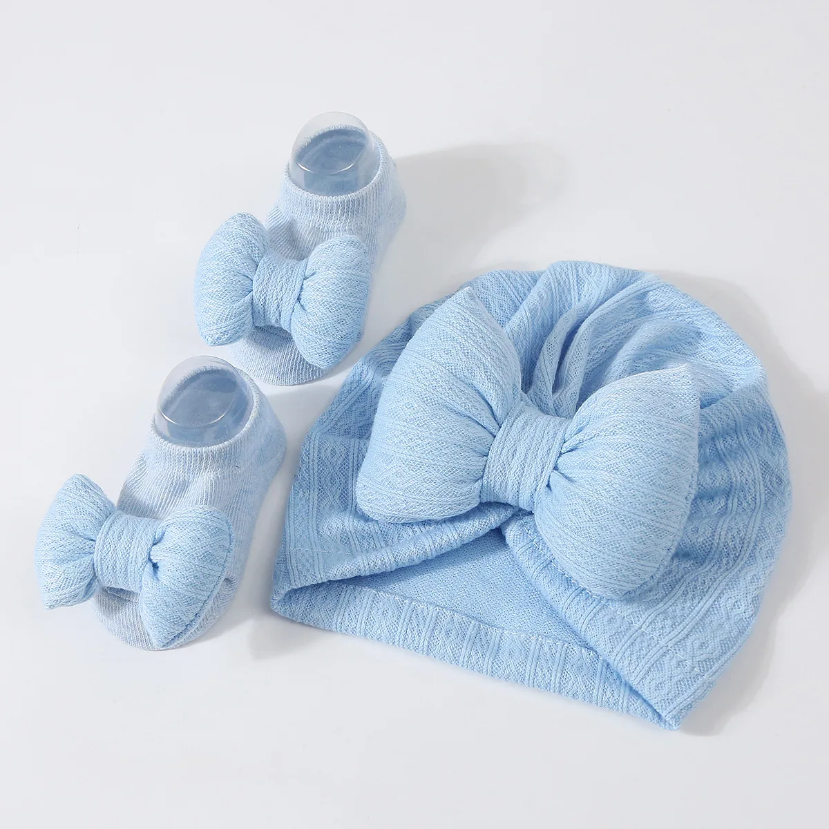 Set de gorro con lazo y calcetines suaves para bebé recién nacido - imagen 2
