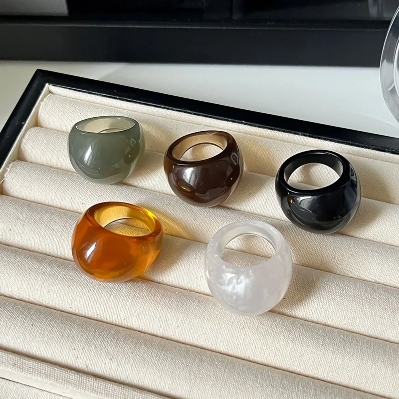 Anillo de resina transparente para niña – Estilo retro
