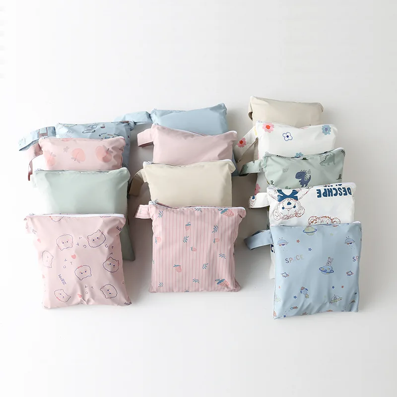 Bolsa impermeable para pañales colgante del carrito de bebé - imagen 4