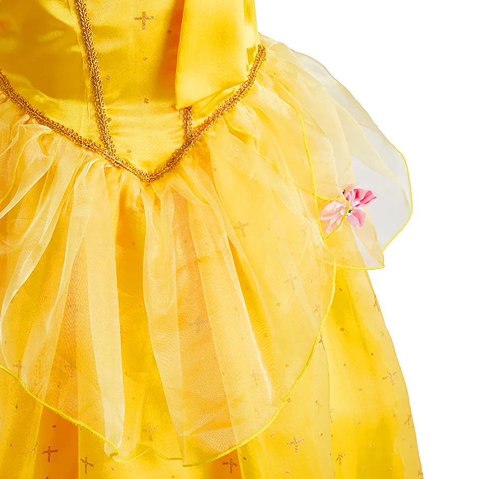 Vista frontal del vestido para ocasión especial