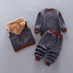 Conjunto de invierno bebé cálido con capucha y estampado de oso