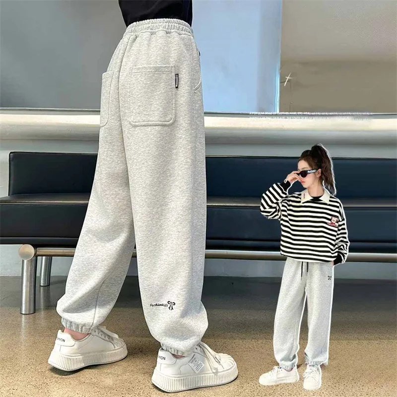 Pantalones de chándal infantiles lisos con pajarita para niños - imagen 3