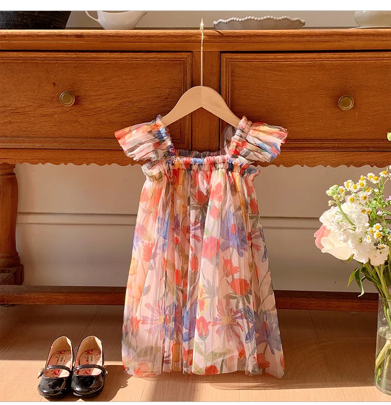 Detalle del estampado floral y el diseño