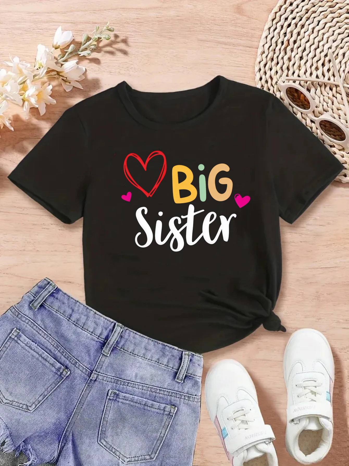 Camiseta niña con estampado corazones hermanas mayor y pequeña - imagen 3