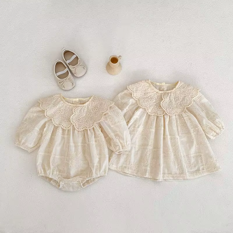 Vestido bordado MILANCEL en vista lateral
