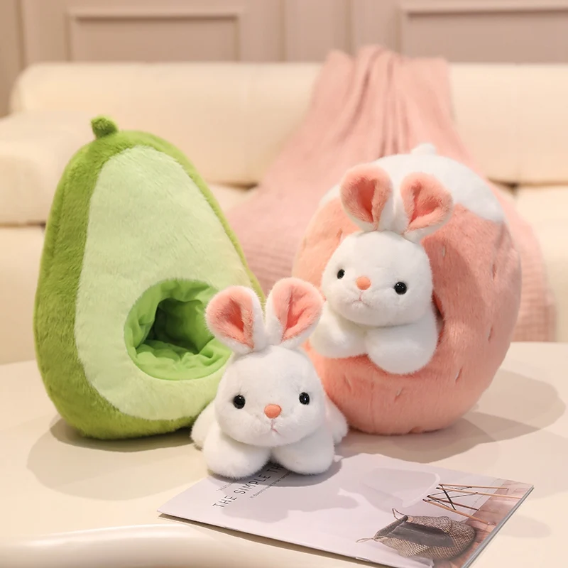 Peluche de conejo con abrazo frutal, suave y creativo