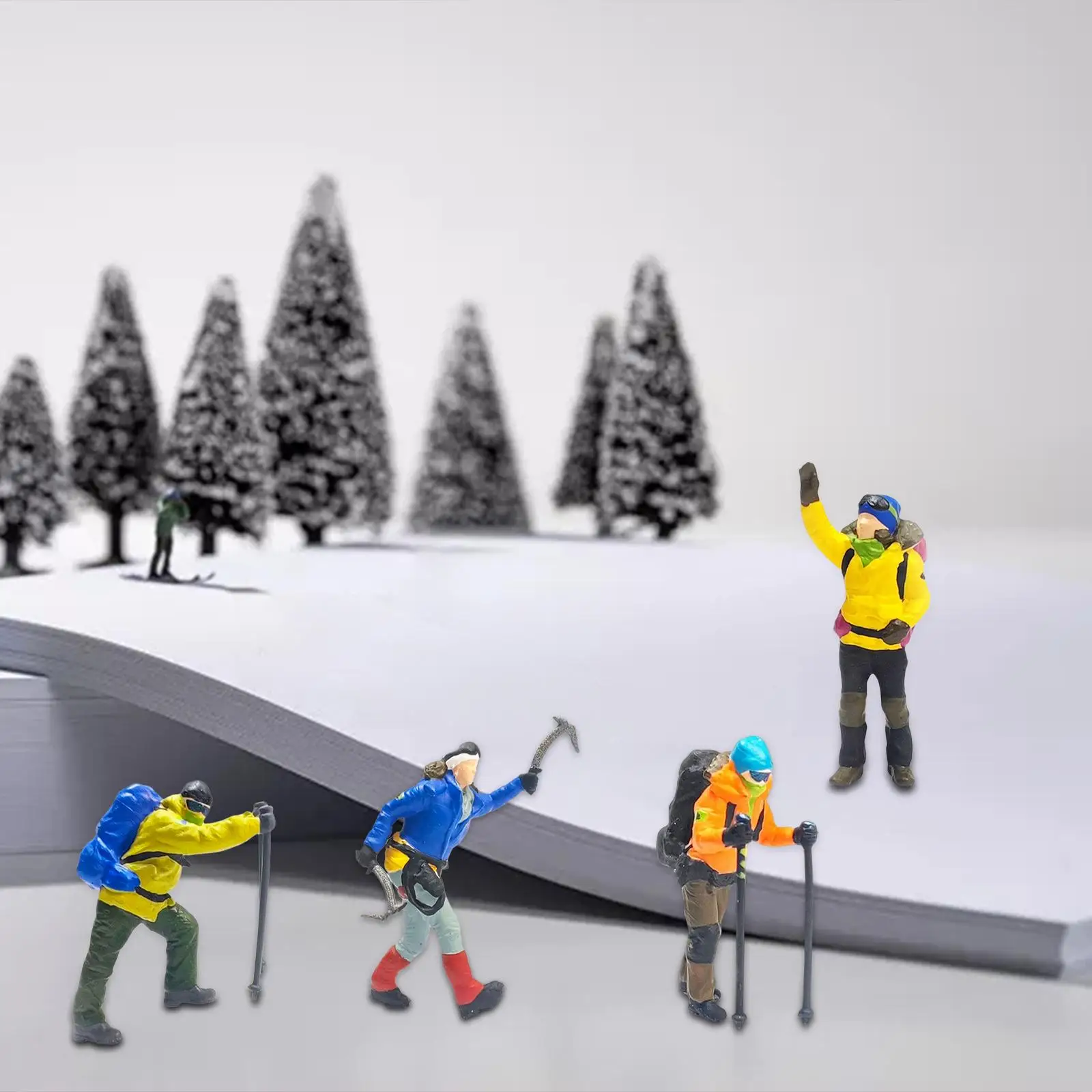 Tren en miniatura de resina con figura infantil para diorama - imagen 3