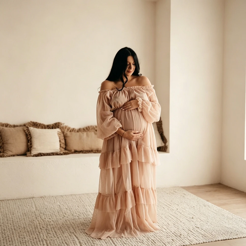 Vestido de maternidad con hombros descubiertos y volantes - imagen 4
