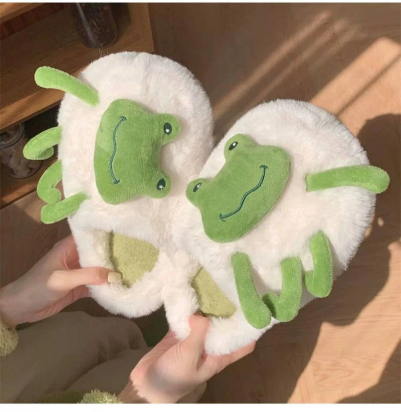 Pantuflas antideslizantes de felpa vista lateral