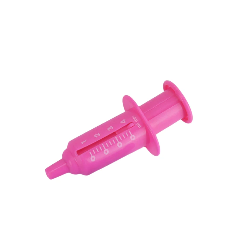 Detalle del disfraz rosa estilo uniforme infantil