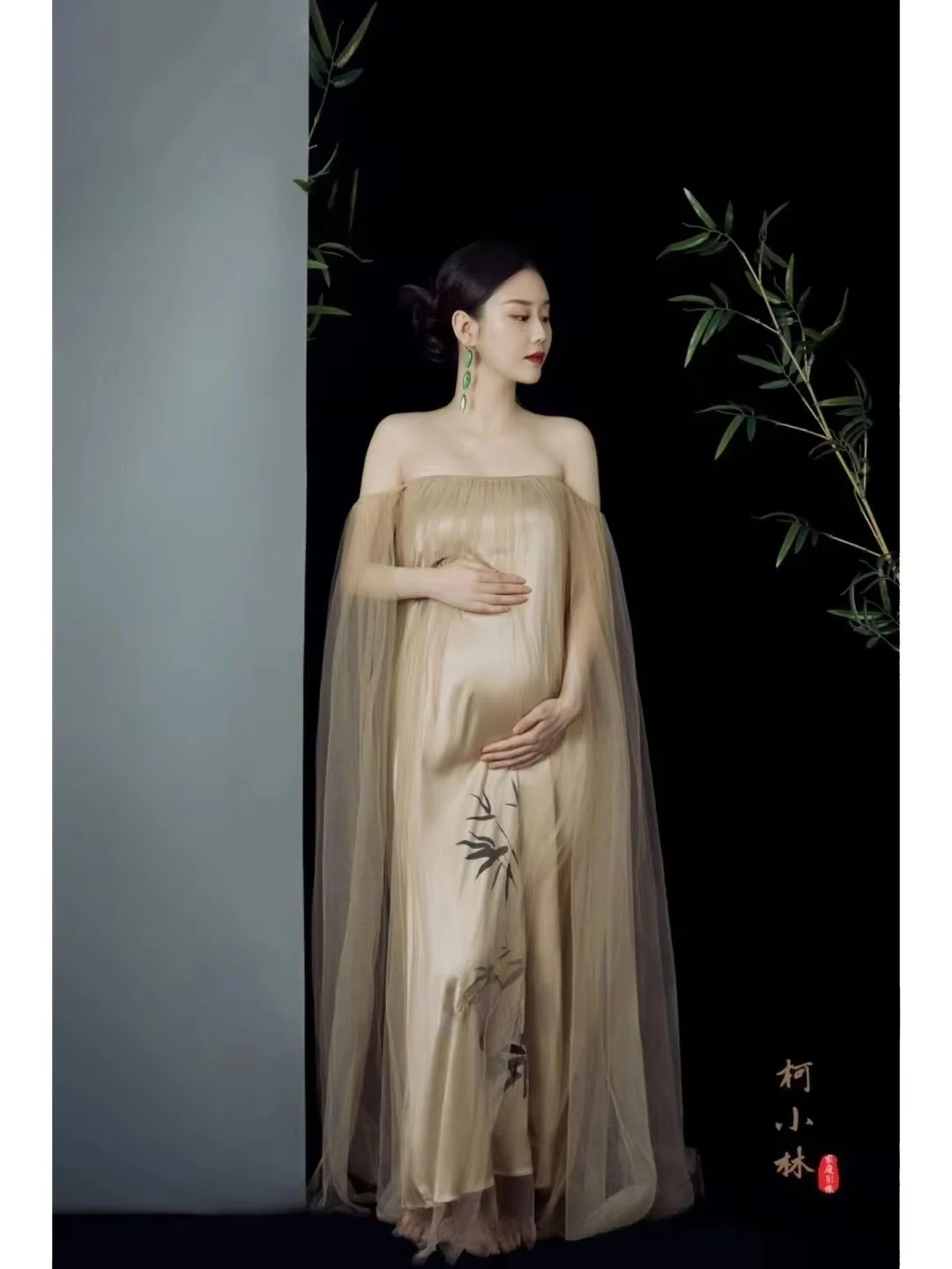 Vestido vintage de maternidad elegante para sesión fotos